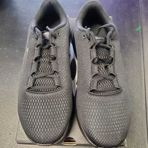 Men's UA Charged Pursuit 2 4E - Picture 2 of 8